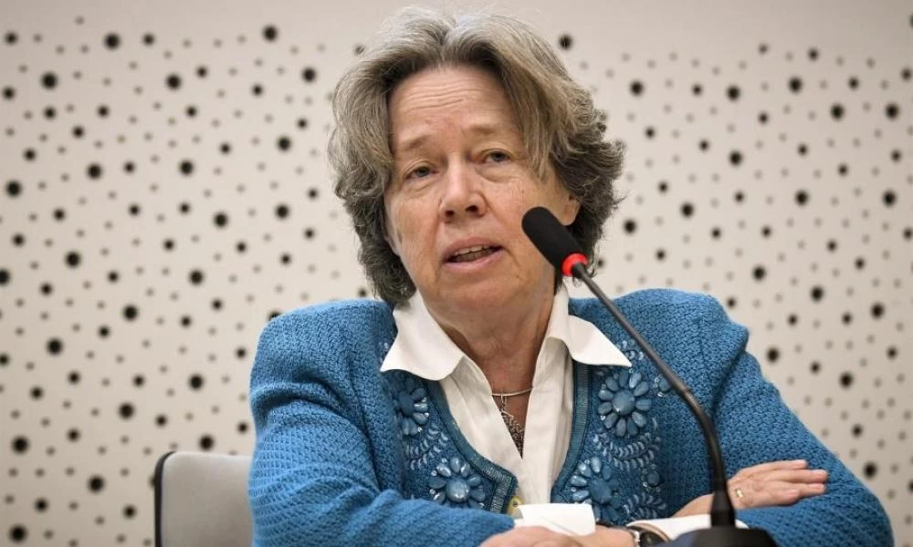 Λινού: Οι άνω των 50 ετών θα πρέπει να κάνουν το εμβόλιο της AstraZeneca